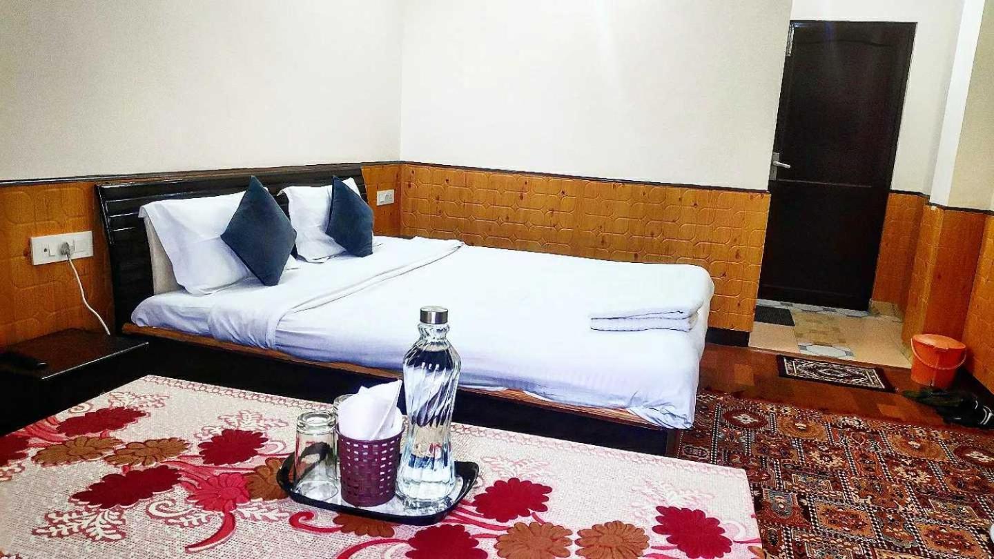Hotel O New Shushant Regency Shimla Exteriör bild