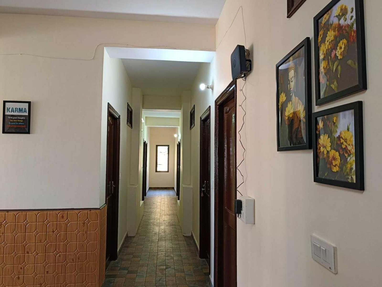 Hotel O New Shushant Regency Shimla Exteriör bild