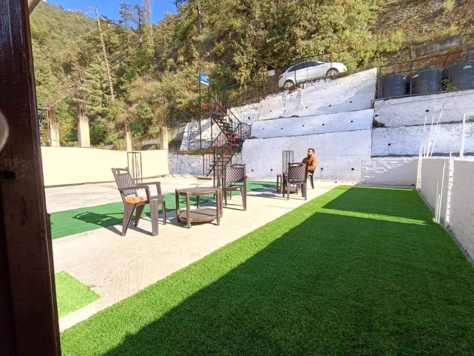Hotel O New Shushant Regency Shimla Exteriör bild