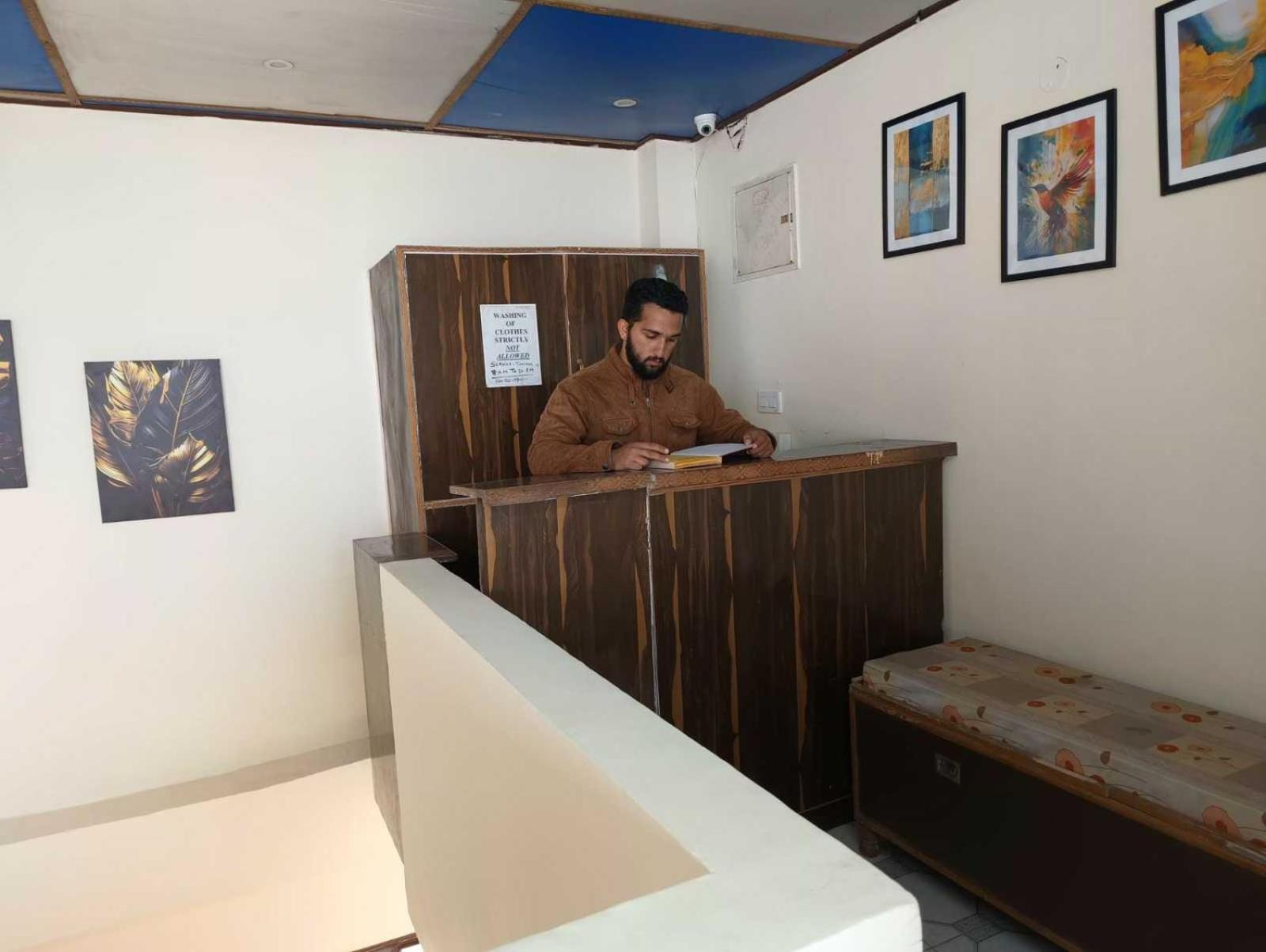 Hotel O New Shushant Regency Shimla Exteriör bild