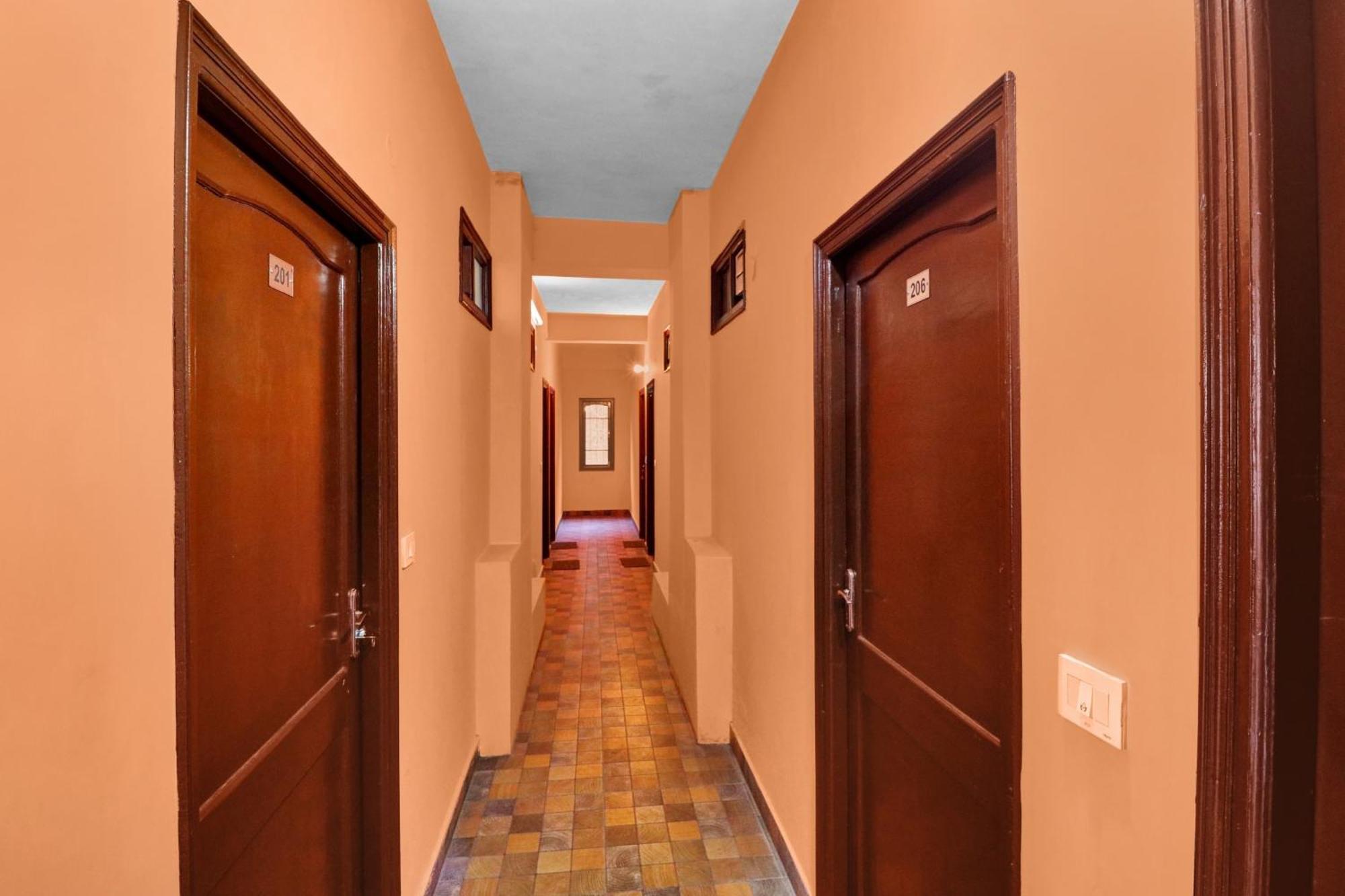 Hotel O New Shushant Regency Shimla Exteriör bild